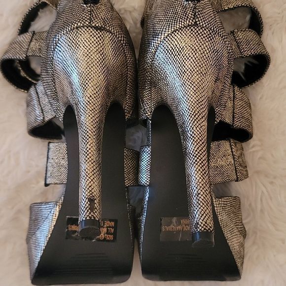 Qupid Reptile Print Metallic Platform Heels - Picture 12 of 15